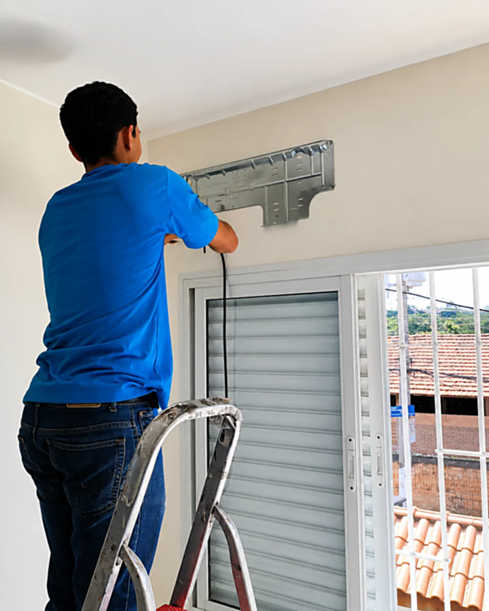 Instalacao de condensadora em suporte de parede